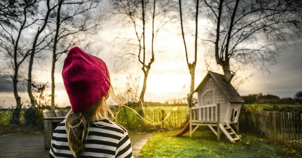 Il provvedimento di assegnazione della casa familiare trascritto prima del pignoramento non è opponibile alla procedura esecutiva della quale sia parte un creditore munito di ipoteca iscritta anteriormente alla trascrizione del provvedimento di assegnazione della casa.